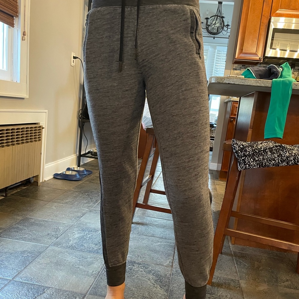 LULULEMON JOGGERS